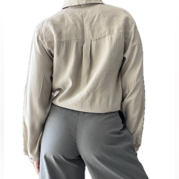 The Frankie Shop
Long Sleeve Button-Up Top
Size: M - Picture 2 of 14